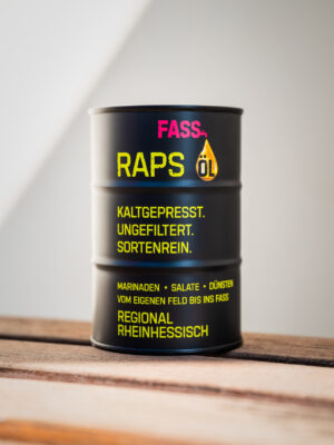 Kaltgepresstes Rapsöl im Fass