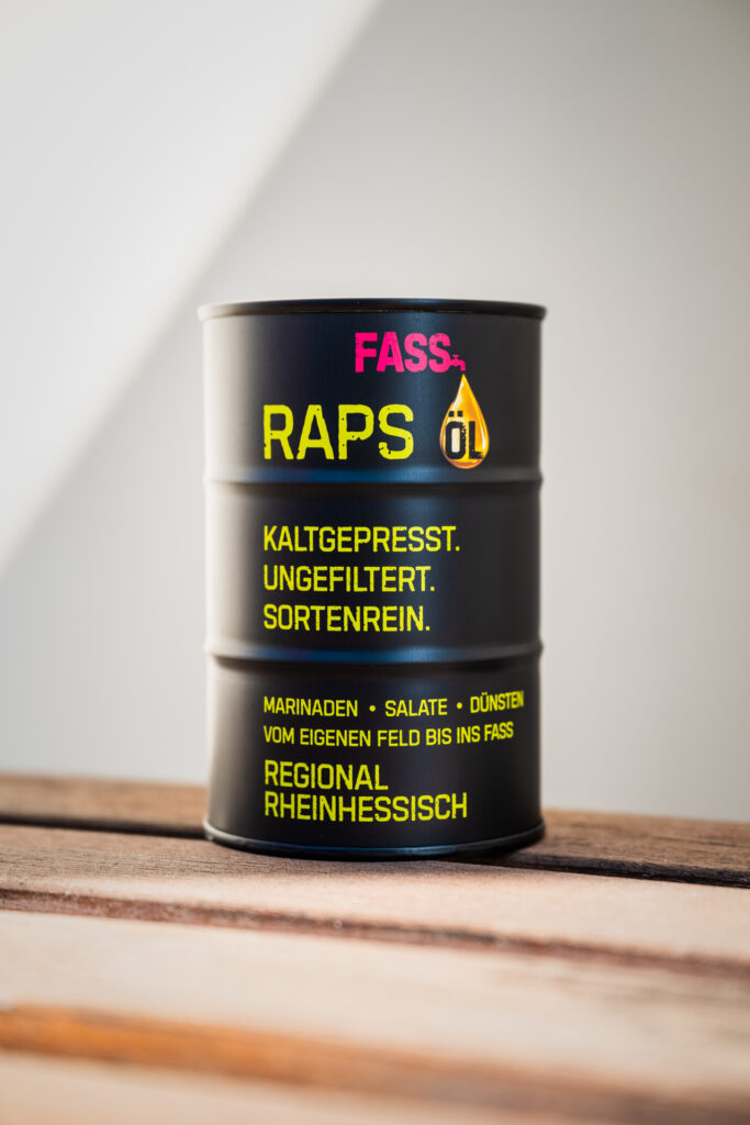 Kaltgepresstes Rapsöl im Fass